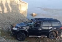 Mobil pajero yang terjun bebas ke Sungai Batang Serangan