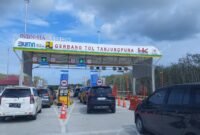 Gerbang tol Tanjung Pura dipadati pengendara jelang liburan Nataru.