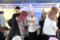 Ricky Anthony dan Ristya Chayani bersilaturrahmi dengan warga pemilihnya beberapa waktu lalu.