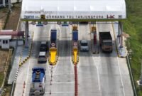 Foto udara Gerbang Tol Tanjung Pura pada ruas Tol Stabat - Tanjung Pura.