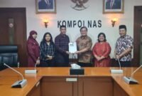 Direktur LBH Medan dan Meilisya Ramadhani saat di Kompolnas.