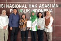 Meilisya Ramadhani dan Direktur LBH Medan Irvan Saputra membuat pengaduan ke Komnas HAM RI.