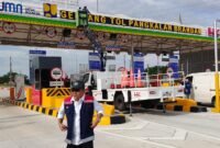 Branch Manager Jalan Tol Binjai Langsa Medya Gustian di Gate Tol Tanjung Pura - Pangkalan Brandan.