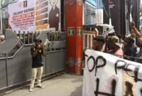 Aksi Peringatan Hari HAM Sedunia di Kantor Kemenkumham Wilayah Sumut