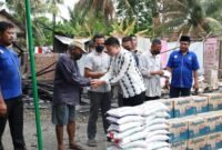 Pimpinan DPRD Sumut Ricky Anthony meberikan bantuan dan tali asih kepada korban kebakaran di Dusun Pantai Luas, Desa Stabat Lama Barat, Kecamatan Wampu, Kabupaten Langkat.