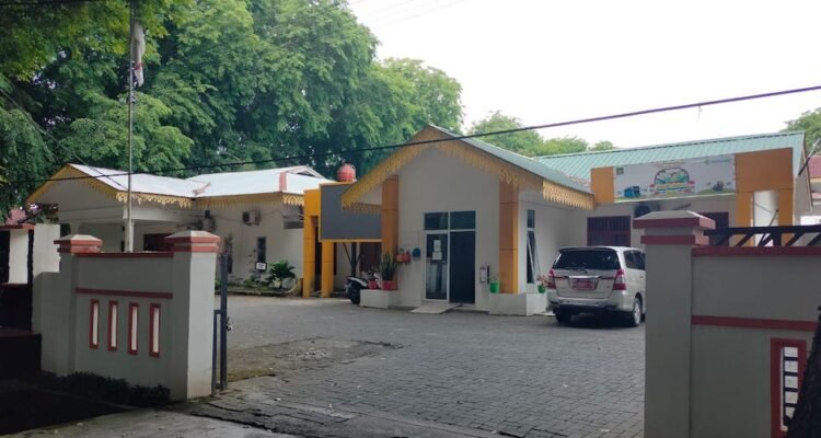 Kantor Dinas Kesehatan Kabupaten Langkat di Kelurahan Kwala Bingai, Kecamatan Stabat, Langkat