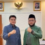 Ketua Al Washliyah Sumut Dedi Iskandar Batubara saat bertemu Pimpinan DPRD Sumut Ricky Antohny