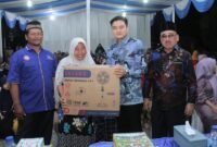 Pimpinan DPRD Sumut Ricky Anthony saat bersilaturrahmi dengan warga di Kecamatan Stabat, Langkat bersama Pimpinan DPRD Langkat H Ajai Ismail.