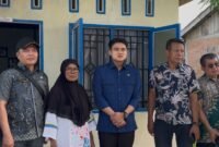 Pimpinan DPRD Sumut Ricky Anthony saat melakukukan kunjungan ke dapilnya sekaligus melihat bantuan pembangunan rumah oleh Pemprovsu