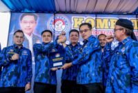 Ketua DPP KOMBAT Restorasi Indonesia Iskandar ST memberikan mandat kepada Ricky Anthony sebgai Ketua DPW KOMBAT Sumut.