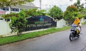 Universitas Putra Abadi Langkat tempat EF menimba ilmu