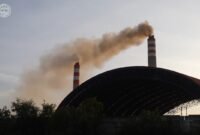 Aktivitas pembangkit listrik tenaga uap.