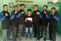 Tim Brigade KOMBAT berkunjung ke kediaman pelajar korban penganiayaan.