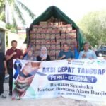 Aksi cepat tangap PTPN 1 Regional menyerahkan bantuan sembako kepada korban bnecana banjir1