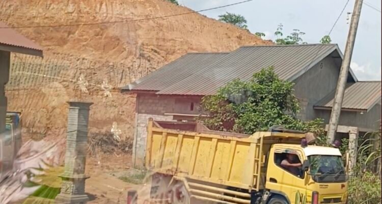 Aktivitas Galian C ilegal yang dikelola Jos di Kelurahan Tanjung Selamat, Kecamatan Padang Tualang, Langkat.