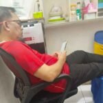 IMG-20260119-WA0057_1 Virul foto napi korupsi, Ilyas Sitorus, terlihat sedang asik bermain HP di Rutan Tanjung Gusta.