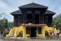 Rumah Datuk Pulau Kampai di Tanjung Pura yang terdampak banjir.