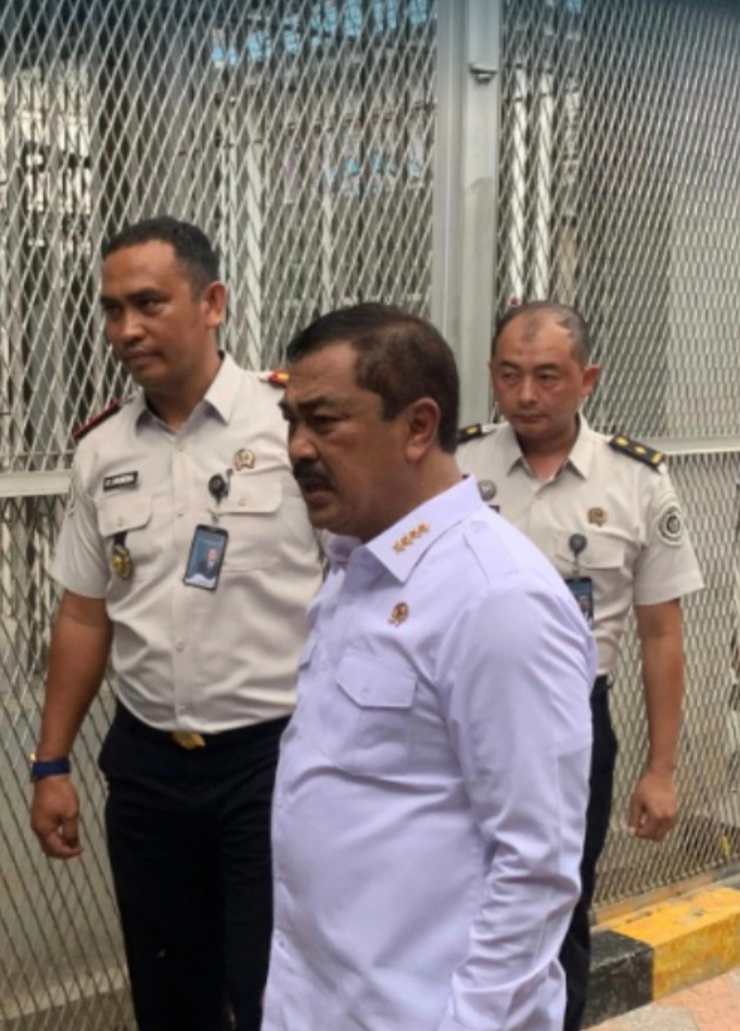 Screenshot_20260128_231239_WhatsApp