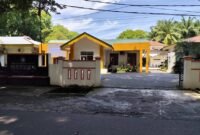 Kantor Dinas Kesehatan Langkat di Kelurahan Kwala Bingai, Kecamatan Stabat.