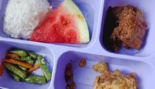 Menu MBG dari SPPG Terluk Meku, Kecamatan Babalan, Langkat yang diduga menyebabkan anak mual dan sakit perut.