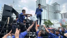 KOMBAT Sumut menggelar aksi protes terhadap pemberitaan Majalah Tempo. (sumber:mistar.id)