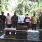 Pimpinan DPRD Sumut Ricky Anthony memberi bantuan kepada korban kebakaran Indra Ginting.
