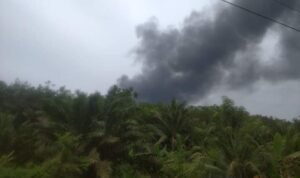 dapur minyak ilegal terbakar dapur minyak ilegal terbakar