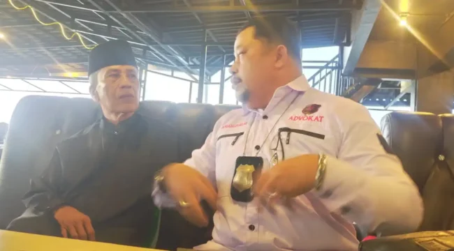 Sultan Langkat T Azihar MK dan kuasa hukumnya Pengadilen Sembiring SH MH BSc.