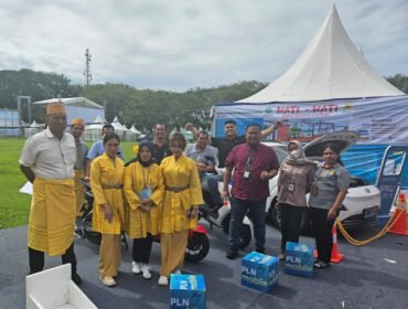 Kendaraan listrik dipamerkan di Stand UP2 PLN Binjai dan ULP PLN Stbat pada HUT ke-274 Langkat.