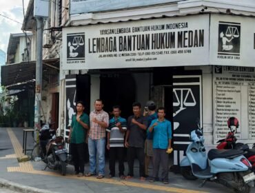 Warga Kwala Langkat meminta pendampingan hukum ke LBH Medan, Senin (22:4:2024) siang