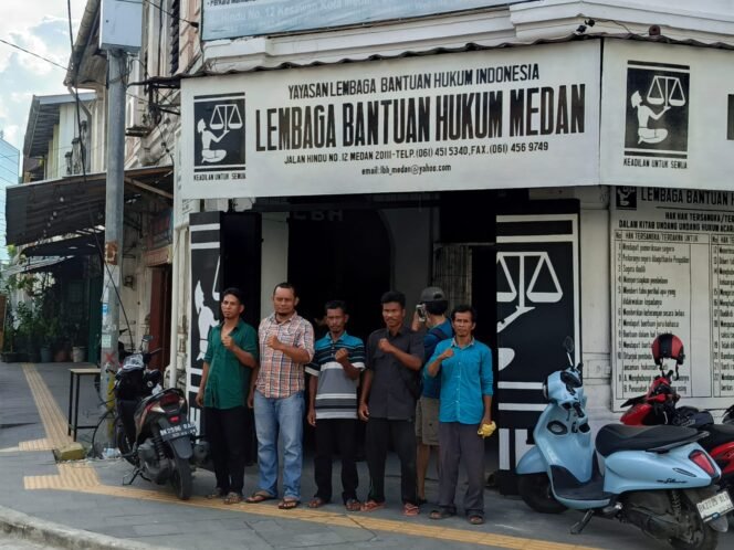 
Warga Kwala Langkat meminta pendampingan hukum ke LBH Medan, Senin (22:4:2024) siang