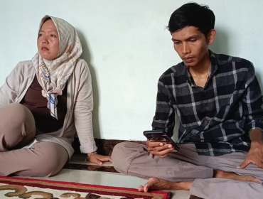 Anggie Ratna, guru honorer SDN 050666 yang dipecat kaseknya karena kerap ikut aksi menolak kecurangan seleksi PPPK Langkat tahun 2023.