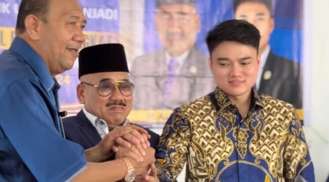 H Syah Afandin (Ondim) foto bersama Ketua DPD Partai NasDem Langkat H Ajai Ismail dan Ketua Dewan Pertimbangan Partai NasDem Langkat Ricky Anthony beberapa waktu lalu.