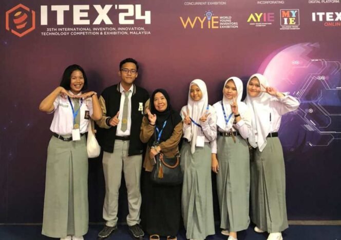 
Ungguli 14 Negara, Siswa SMAN 1 Tanjung Morawa Raih Medali Emas di WYIE Kuala Lumpur
