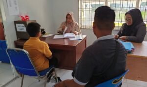 RP, siswa Kelas XIII SMP PABAKU didampingi keluarganya di UPTD PPA KAbuapten Langkat