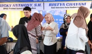 Ricky Anthony dan Ristya Chayani bersilaturrahmi dengan warga pemilihnya beberapa waktu lalu