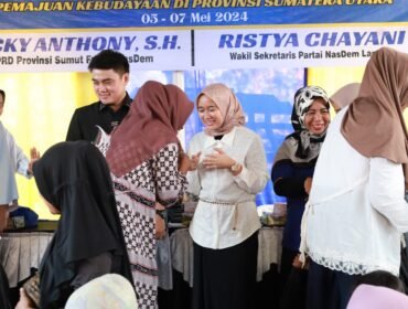 Ricky Anthony dan Ristya Chayani bersilaturrahmi dengan warga pemilihnya beberapa waktu lalu.