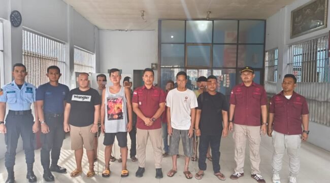 Delapan Napi Rutan Kelas IIB Tanjung Pura yang dipindahkan ke Lapas Kelas IIA Binjai, Kamis (4/7/2024) sore.