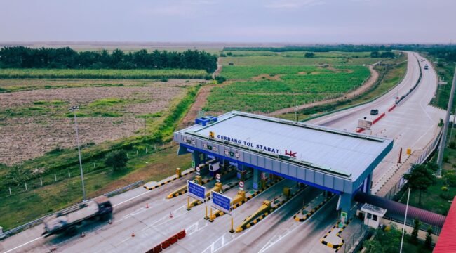 Foto udara Gerbang Tol Stabat pada ruas Tol Binjai - Langsa.