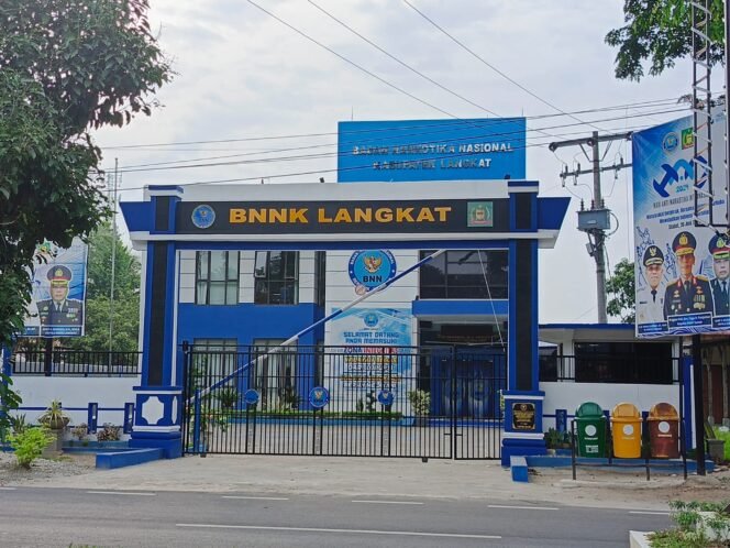 
Kantor BNNK Langkat Di Jalan Proklamasi, Kelurahan Kwala Bingai, Kecamatan Stabat, Langkat.
