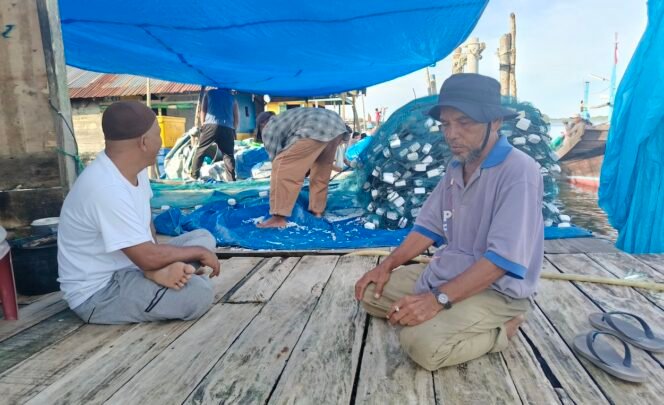
Nelayan Desa Perlis, Kecamatan Brandan Barat, Langkat penerima Bansos PID tahun anggaran 2022.