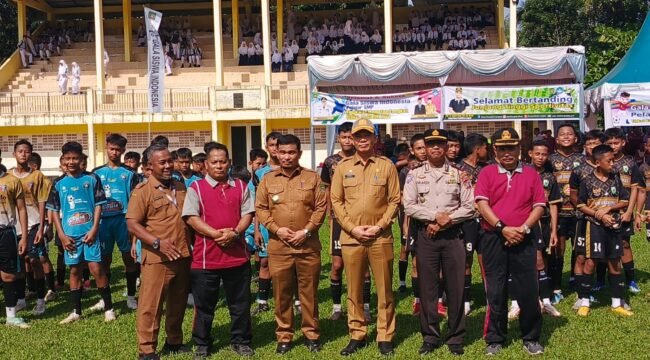 Sekdakab Langkat Amril usai membuka kegiatan Gala Siswa Indonesia 2024 di Lapangan Sepak Bola Amir Hamzah, Senin (22/7/2204) pagi.