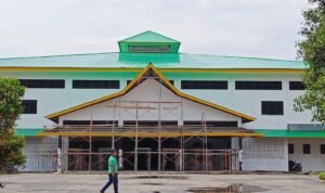Proyek rehabilitasi Gedung Serbaguna Manunggal Langkat Berseri yang molor dikerjakan