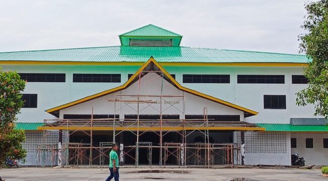 Proyek rehabilitasi Gedung Serbaguna Manunggal Langkat Berseri yang molor dikerjakan.