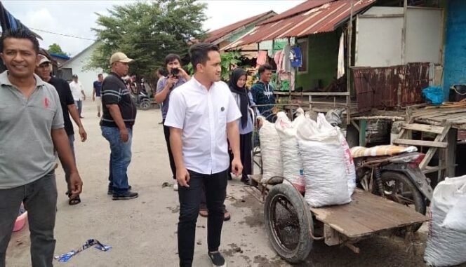 
Adli Tama Hidayat Sembiring SAB MSc plesiran ke Sei Bilah.