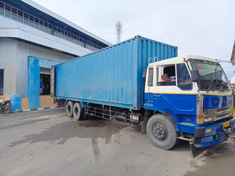 Gudang Bulog Stabat berkapasitas 1000 ton di Desa Ara Condong, Kecamatan Stabat, Langkat.