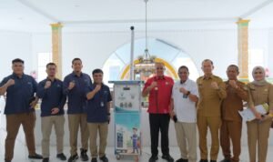 Pj Bupati Langkat Faisal Hasrimy dan Manajer PT PLN UP3 Binjai Darwin Simanjuntak serta Manajer ULP PLN Stabat M Syahrir saat sosialisai BIS LIPIN di Ruang Pola Pemkab Langkat