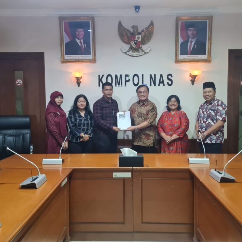 Direktur LBH Medan dan Meilisya Ramadhani saat di Kompolnas.