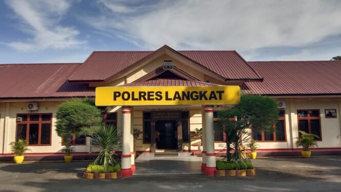 
Mapolres Langkat di Jl Proklamasi, Kelurahan Kwala Bingai, Kecamatan Stabat, Langkat.