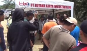 Warga Dusun III, Desa Bukit Mengkirai, Kecamatan Gebang, Langkat mempersoalkan ganti rugi lahan proyek Tol Binjai-Langsa
